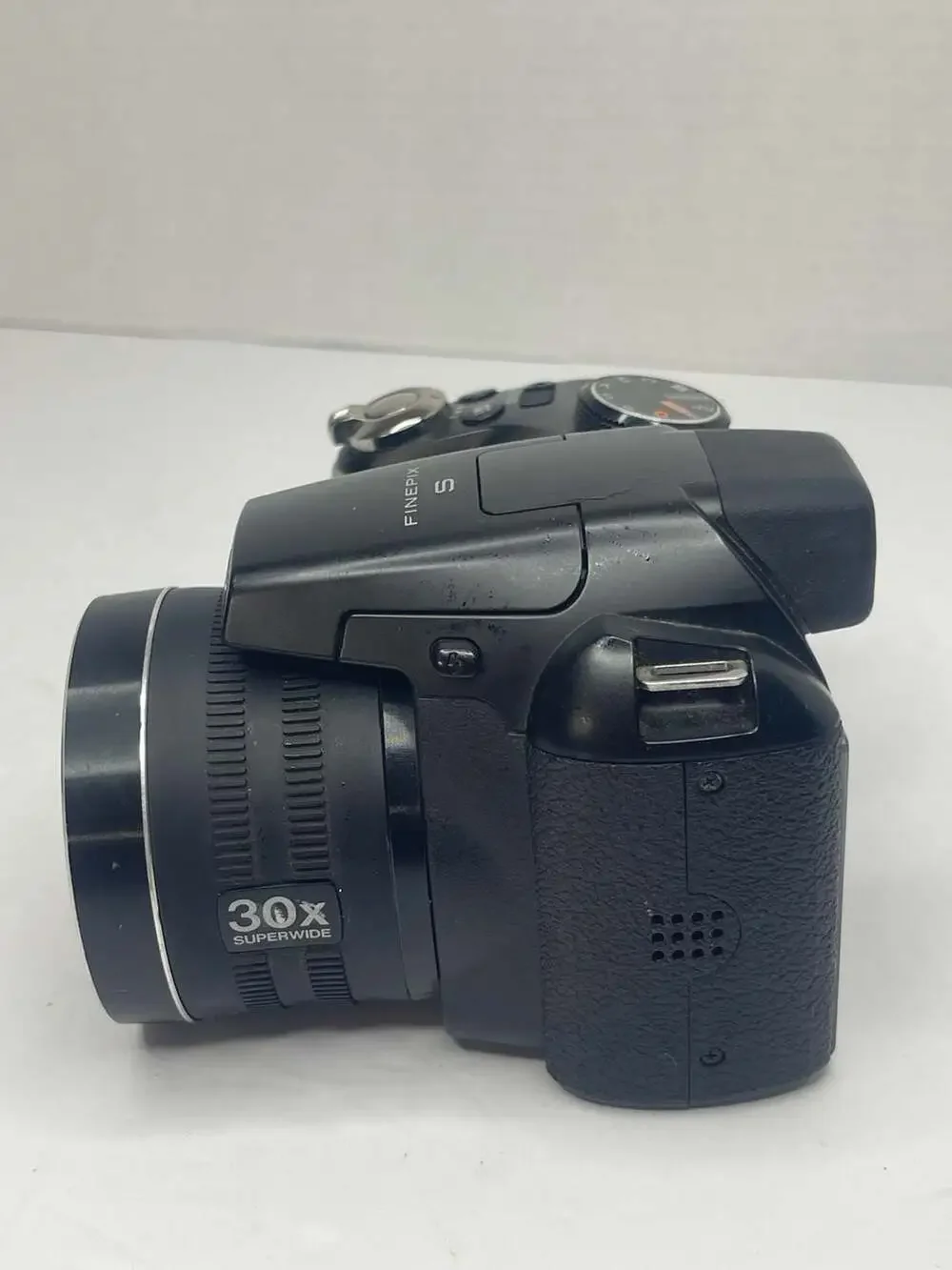 Fujifilm FinePix S4300 14MP Digital Camera with 30x Optical Zoom